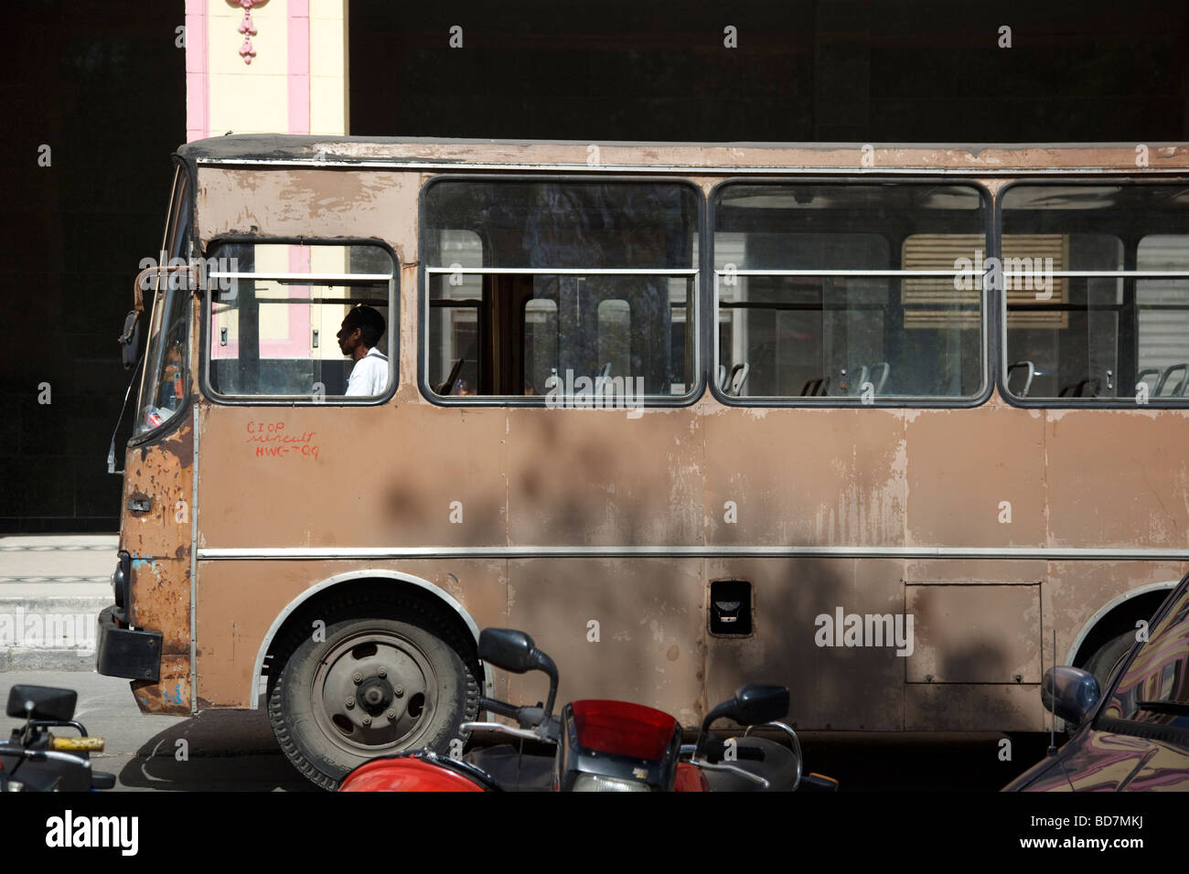 Brown bus hi-res stock photography and images - Alamy