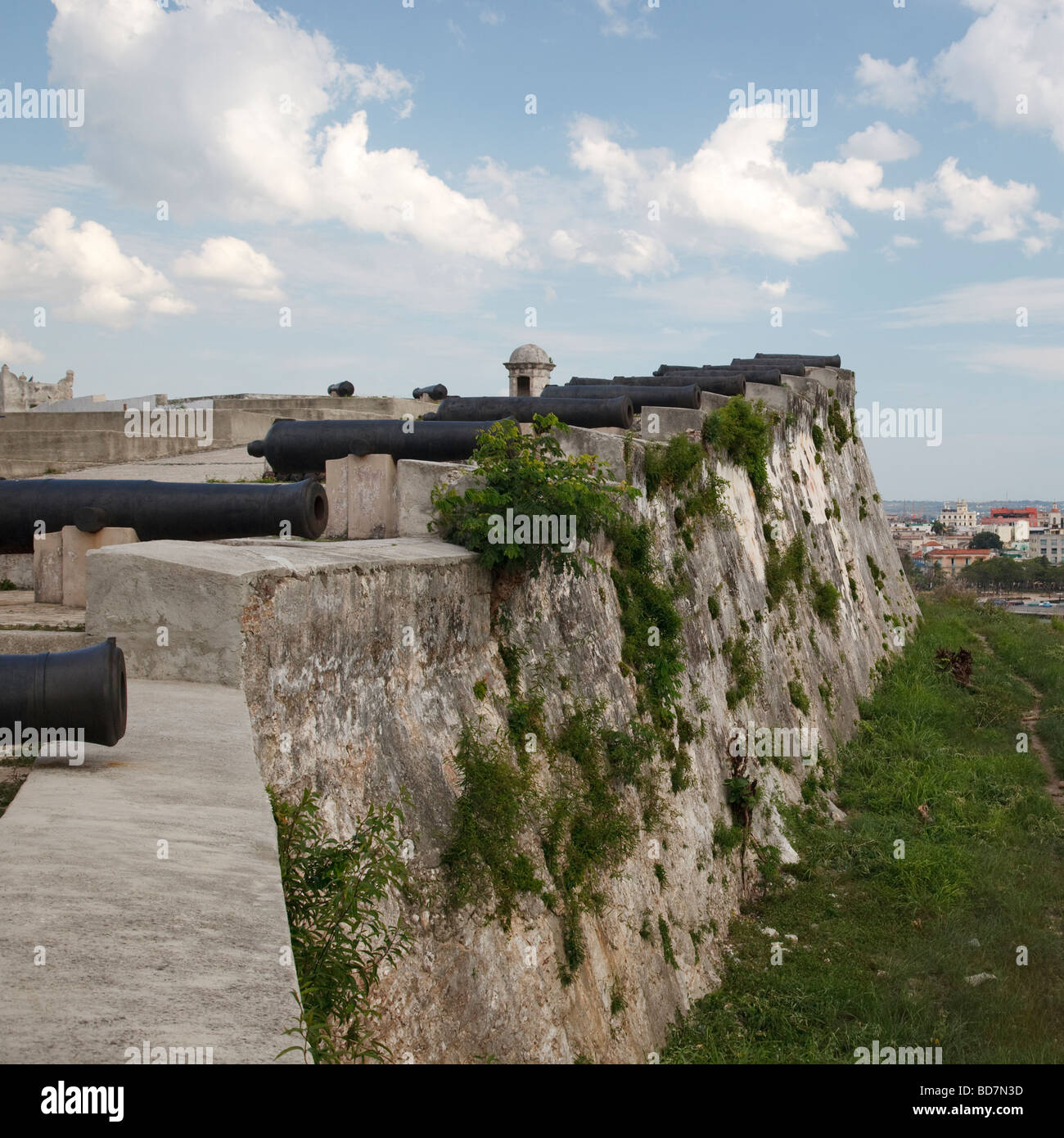 Premium Photo  Panoramic view of havana and its harbour from the fortress  of san carlos de la cabana havana cuba