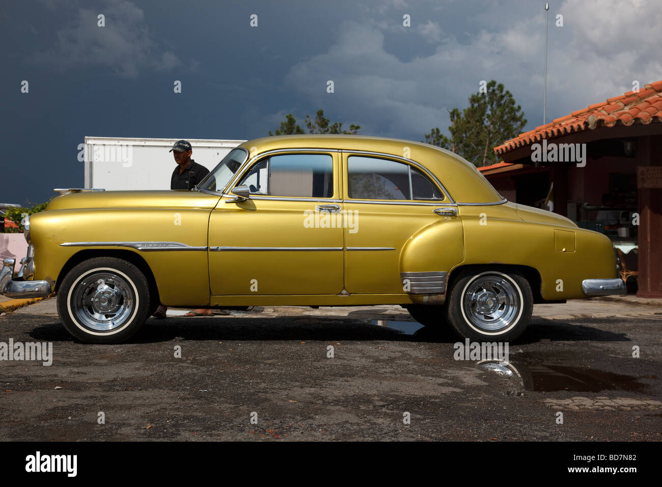 old car in Viñales Stock Photo Alamy