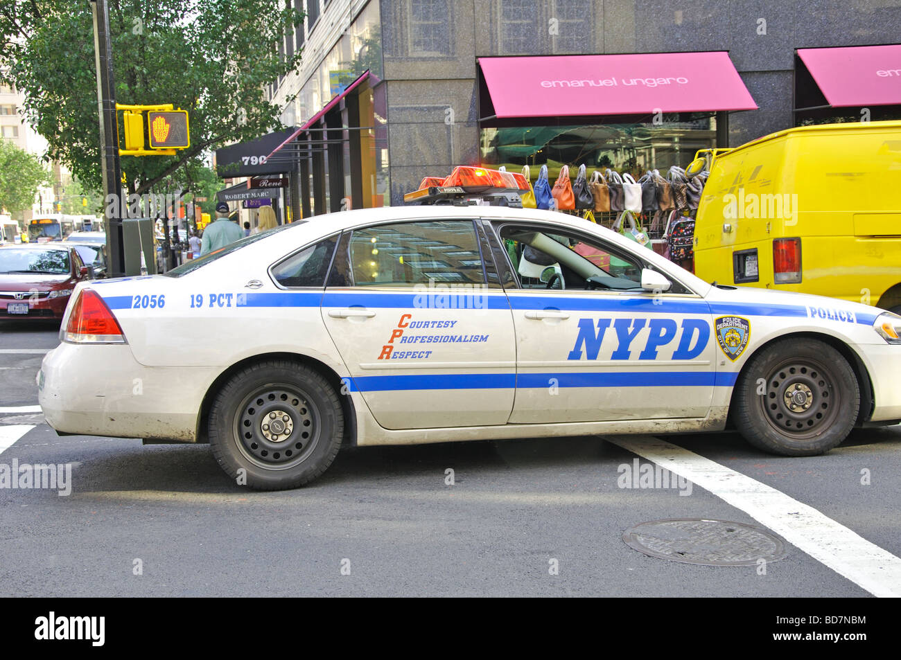 New York police car with flashing siren Stock Photo - Alamy