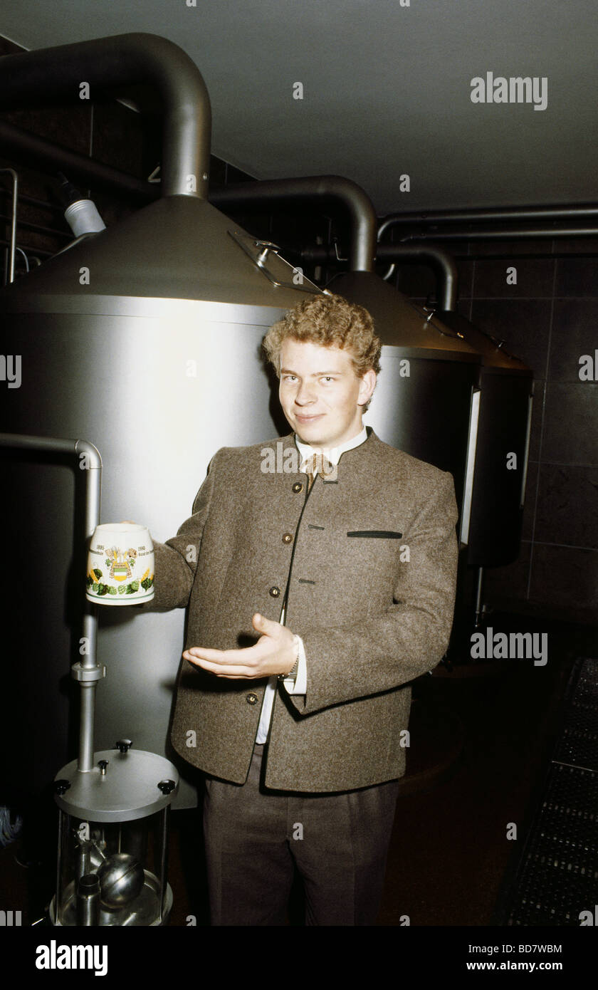 Schoerghuber, Stefan, 6.7.1961 - 25.11.2008, German businessman, half length, during inauguration of a brewery, Graefelfing, Germany, 24.9.1984, Stock Photo