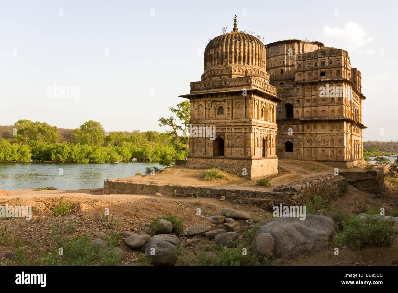 A domed temple/mausoleum on the riverbank at Orchha Stock Photo