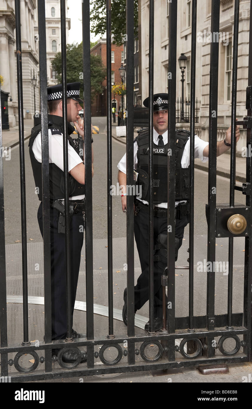 Gates and police protecting downing street hi-res stock photography and  images - Alamy