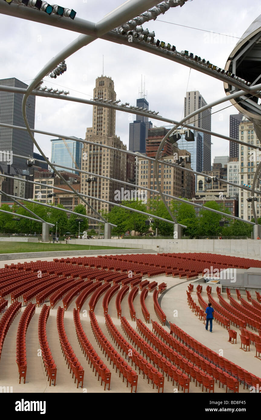 Jay pritzker pavilion seating hires stock photography and images Alamy