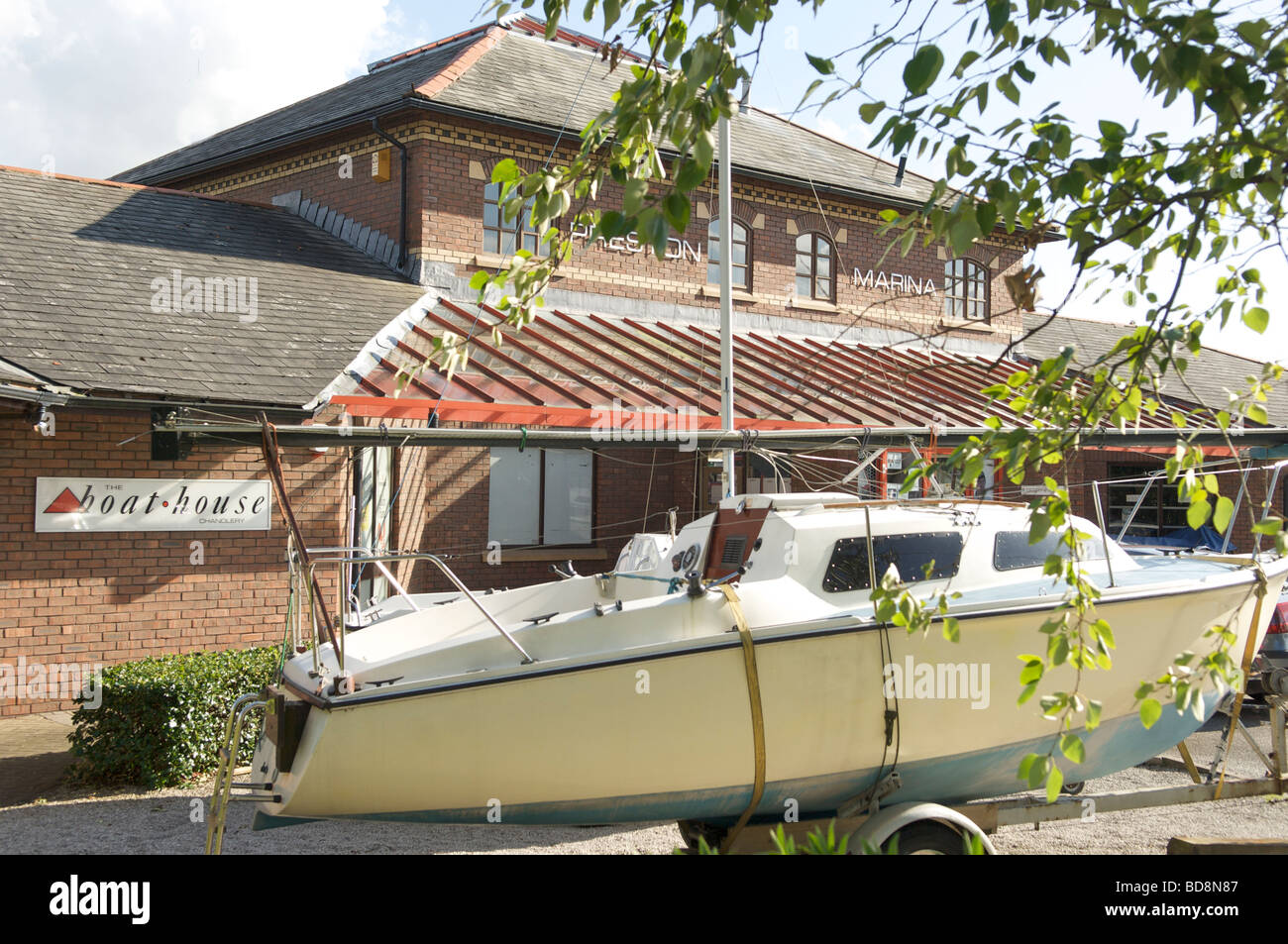 Chandlers on Preston Docks Stock Photo Alamy