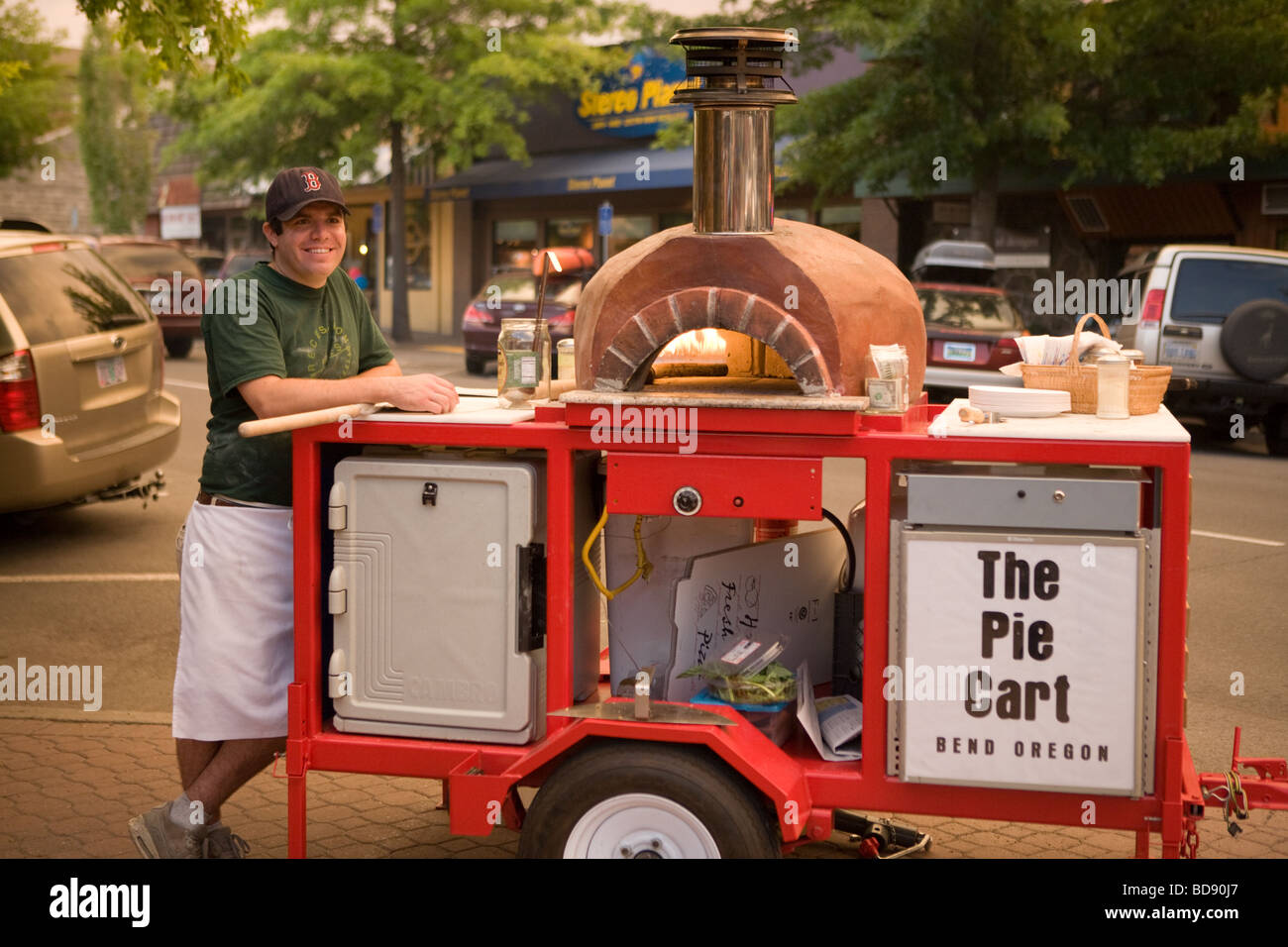 Push cart pie maker at First Friday Gallery Walk Bend, Oregon Stock Photo