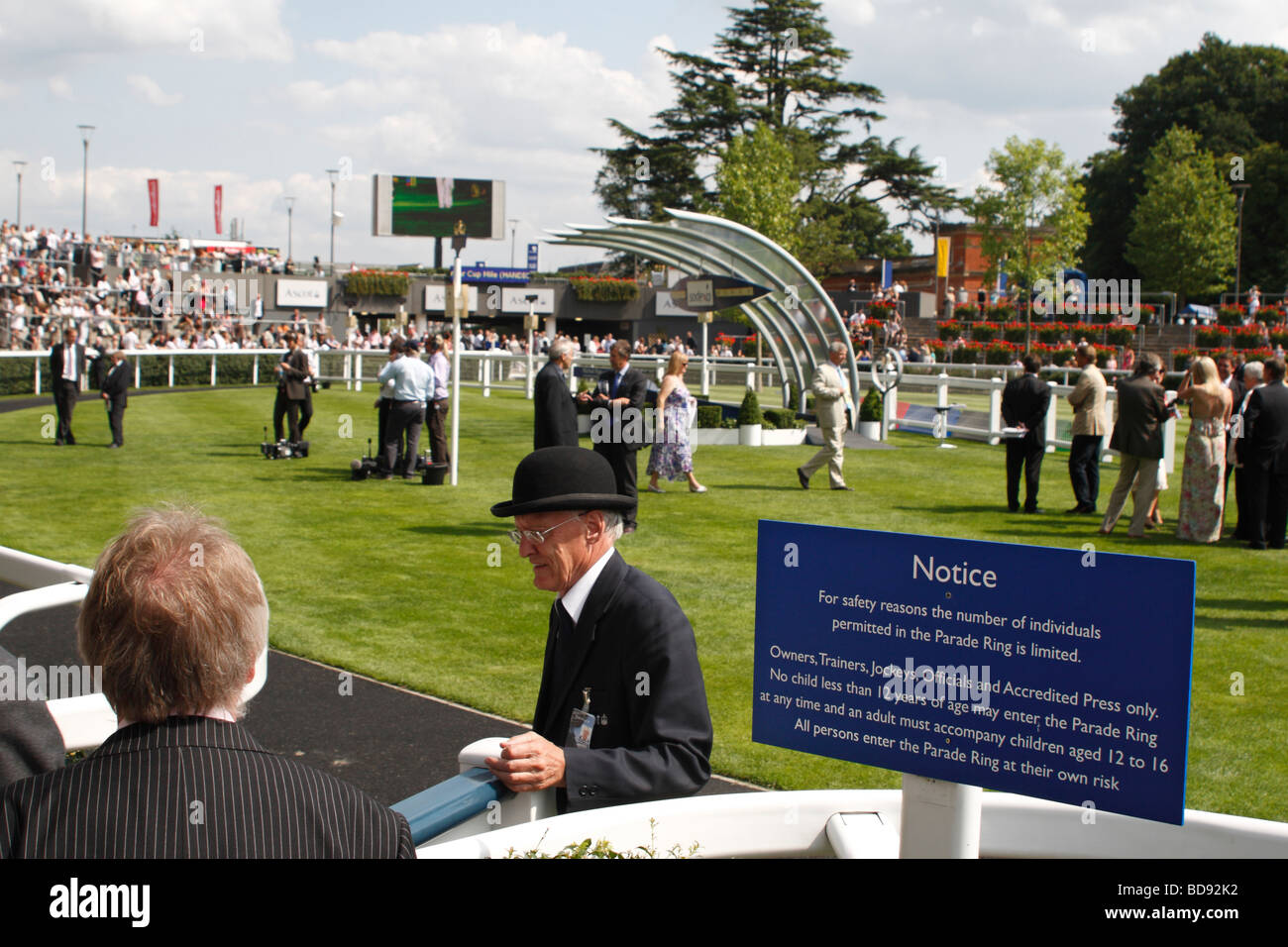 Ascot parade ring hi-res stock photography and images - Alamy
