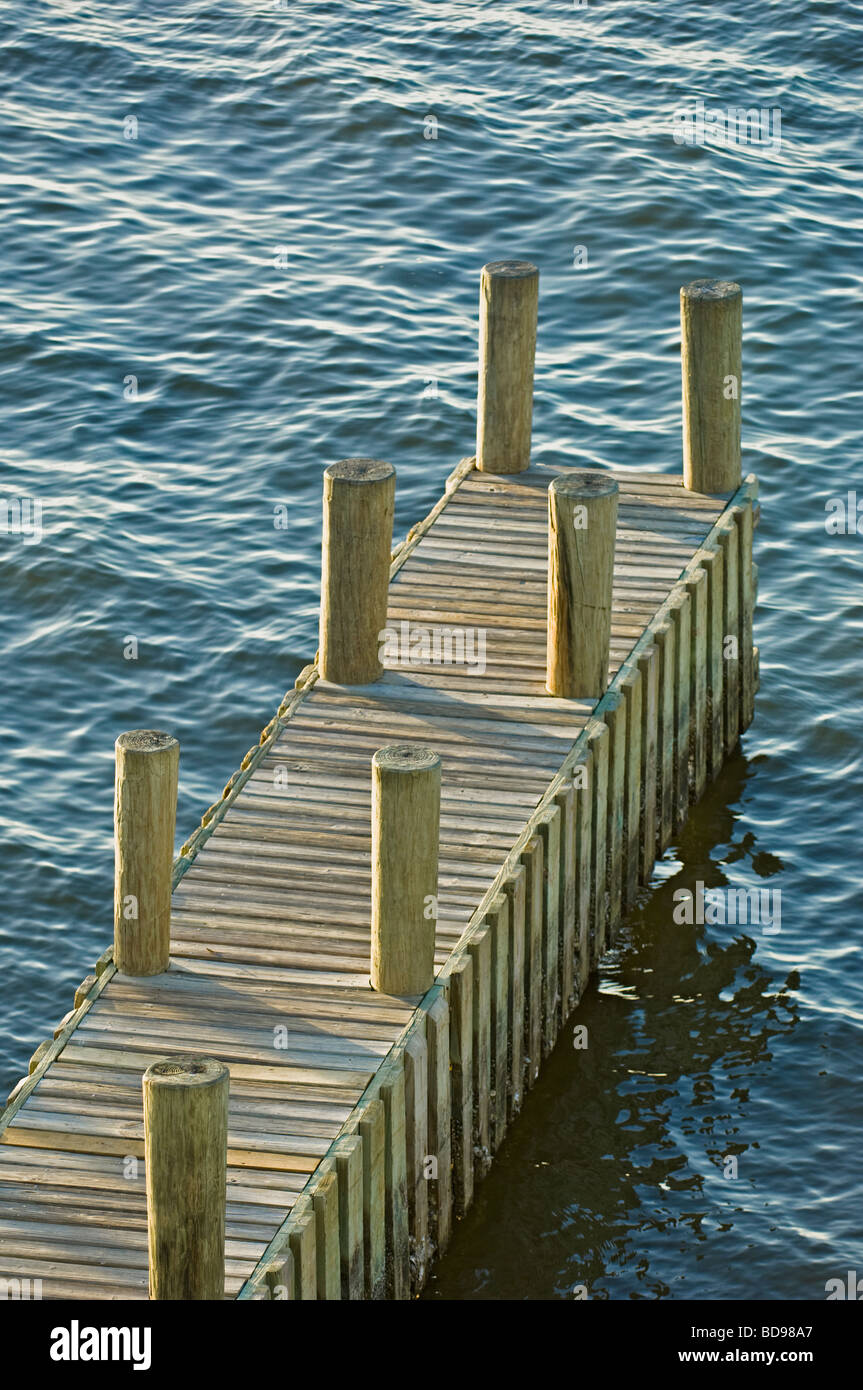 short pier dock over water Stock Photo - Alamy