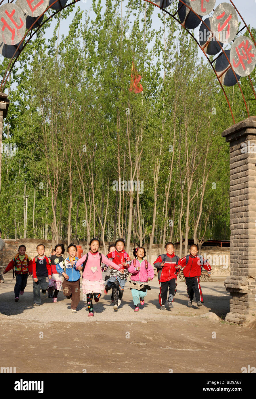 School rural china hi-res stock photography and images - Alamy