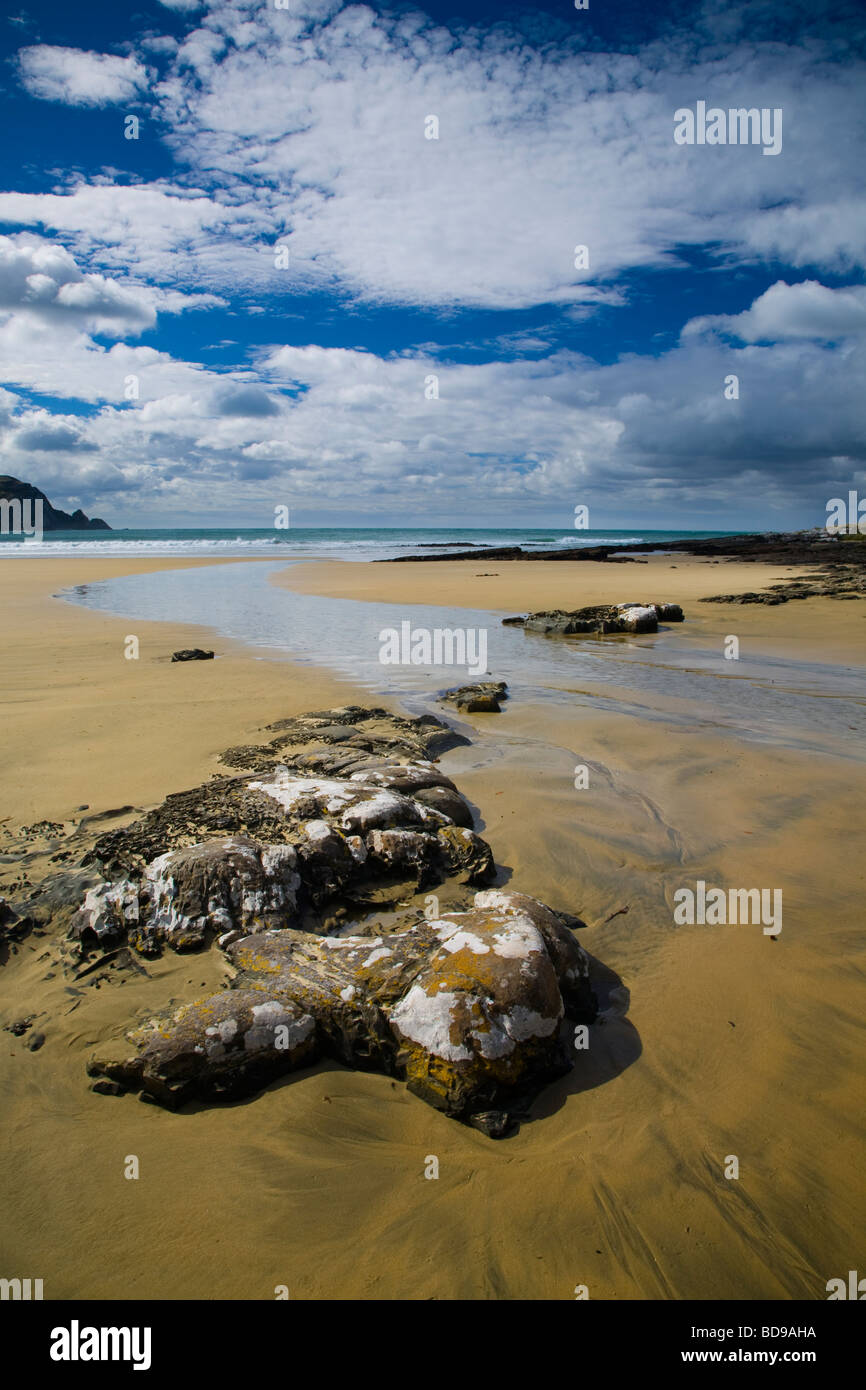 New Zealand Otago The Catlins Sandy beach and rocky outcrops of Purakaunui Bay Stock Photo
