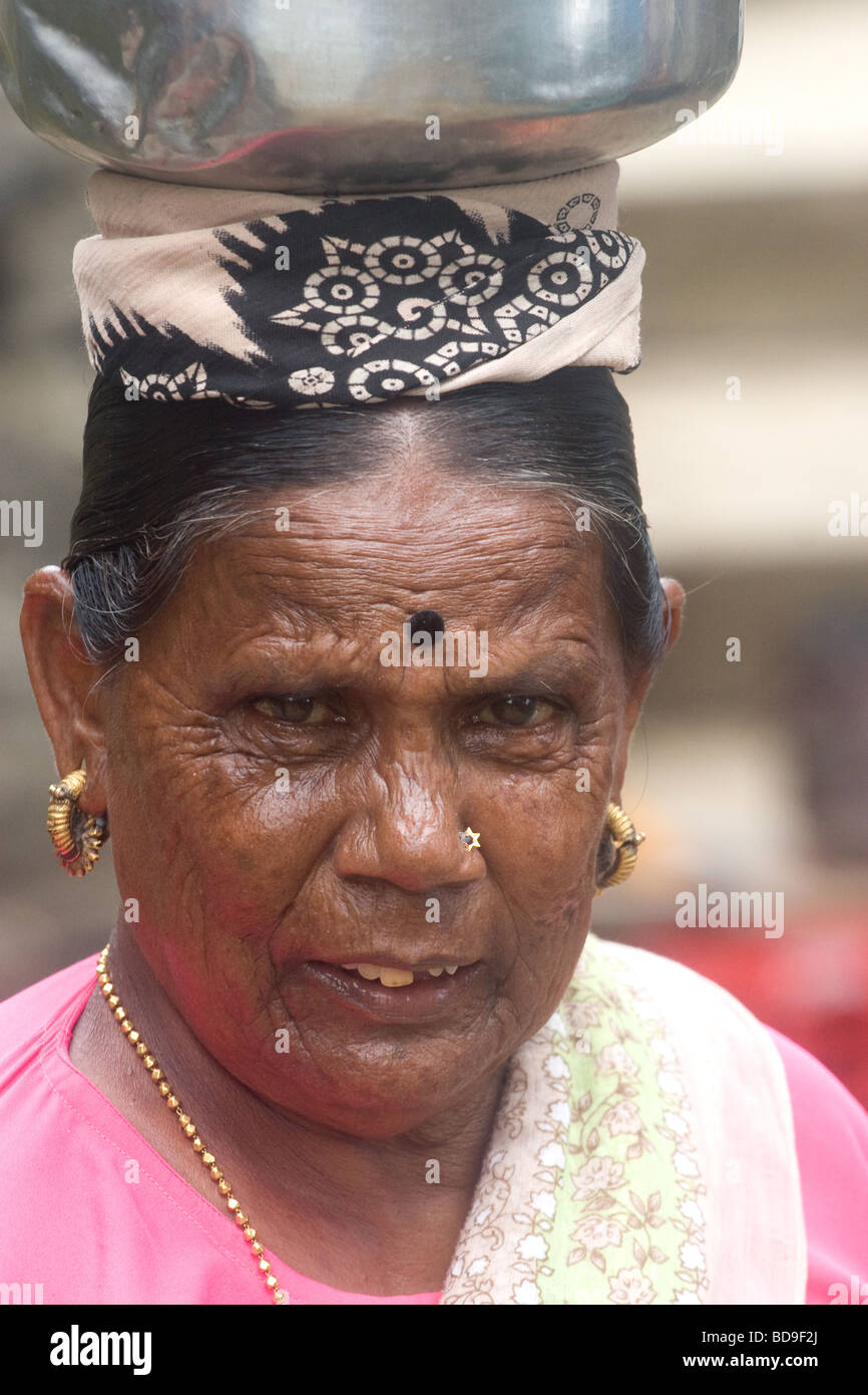Indian lady hi-res stock photography and images - Alamy