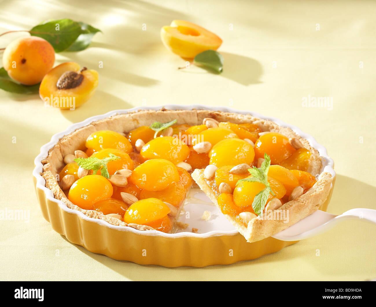 Apricot Pie (step by step Stock Photo Alamy
