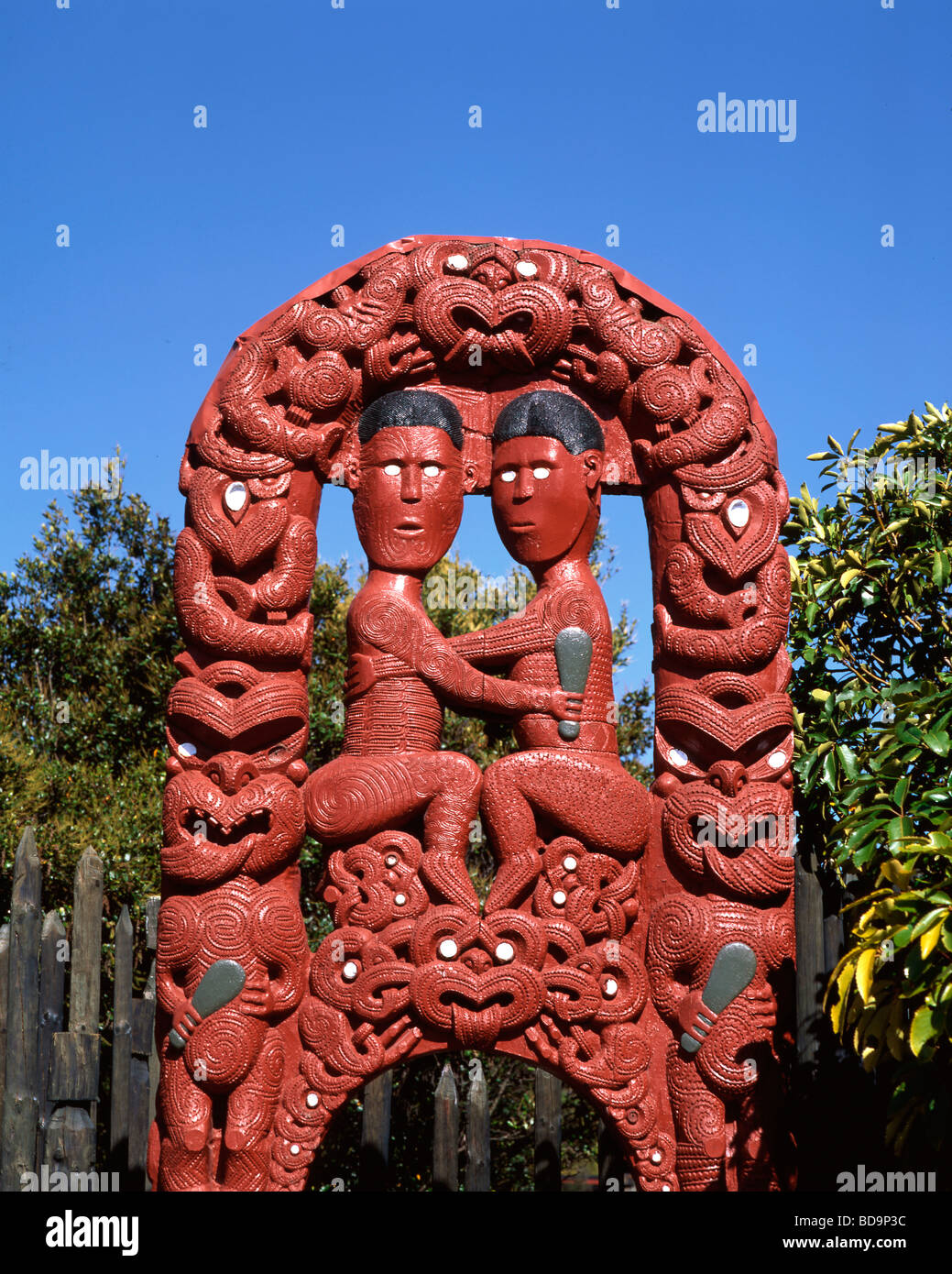 New Zealand North island Rotorua Whakarewarewa Thermal Reserve Maori scultures Gateway  Stock Photo
