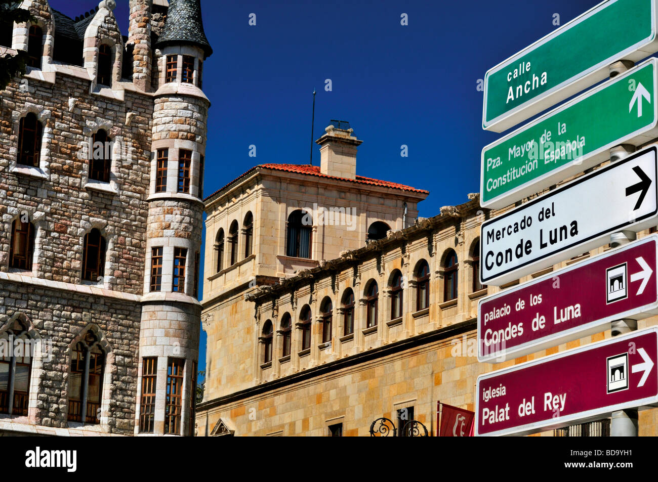 Spain, St. James Way: Detailes of the Casa de Botines and the Palace Guzmanes in the center of Leon Stock Photo
