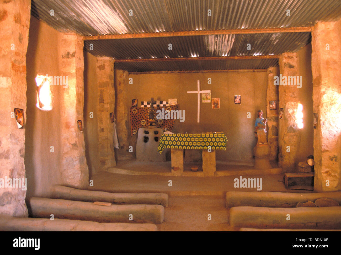 Catholic church africa altar hi-res stock photography and images - Alamy