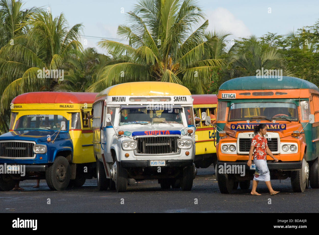 Coloured buses hi-res stock photography and images - Alamy