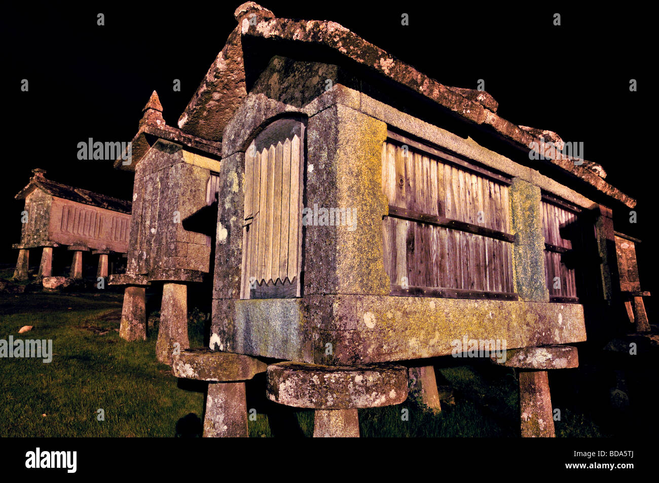 Portugal, Minho: Traditional corn storehouses in Lindoso Stock Photo