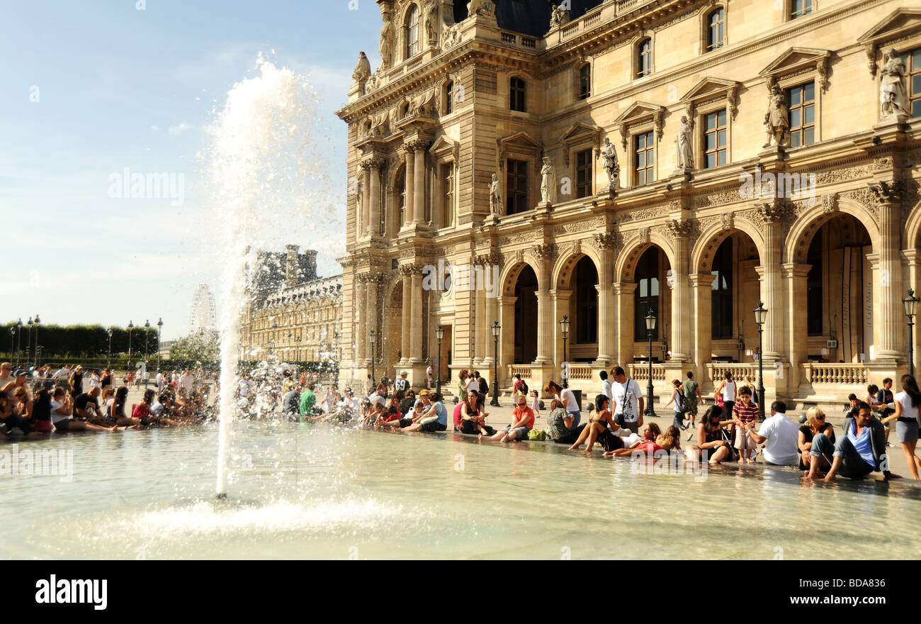 Louvre museum paris exterior hi-res stock photography and images - Alamy