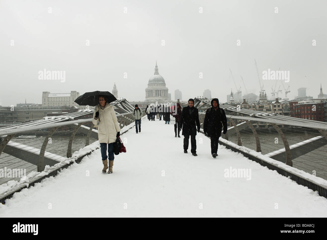 Heavy snow in London Stock Photo Alamy