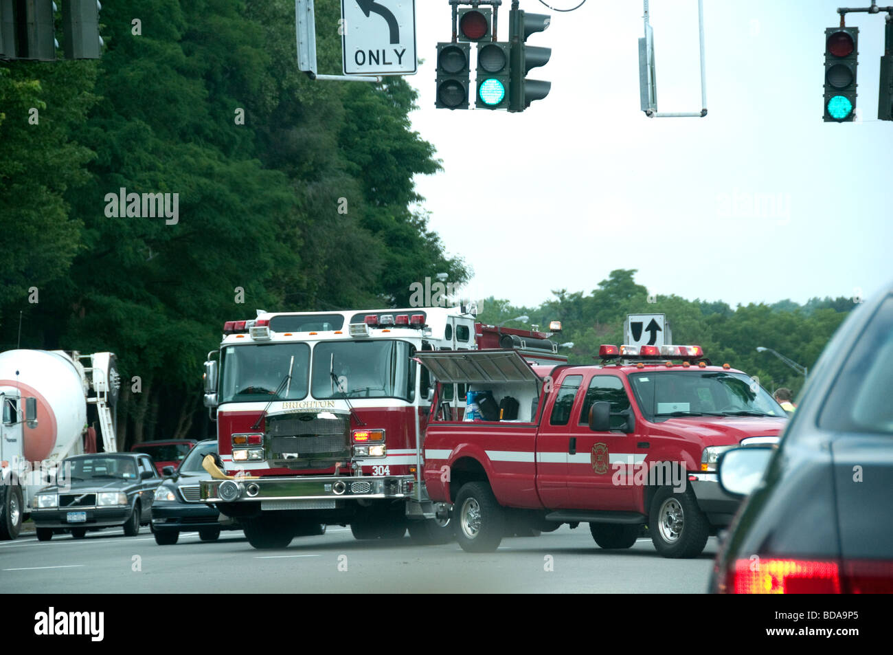 Accident scene ambulance hi-res stock photography and images - Alamy