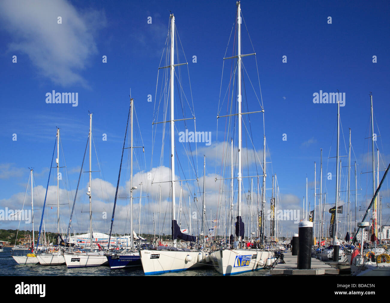 Isle of Wight Round the Island Yacht Race, Post Race Cowes Yacht Club a mass of masts Stock Photo