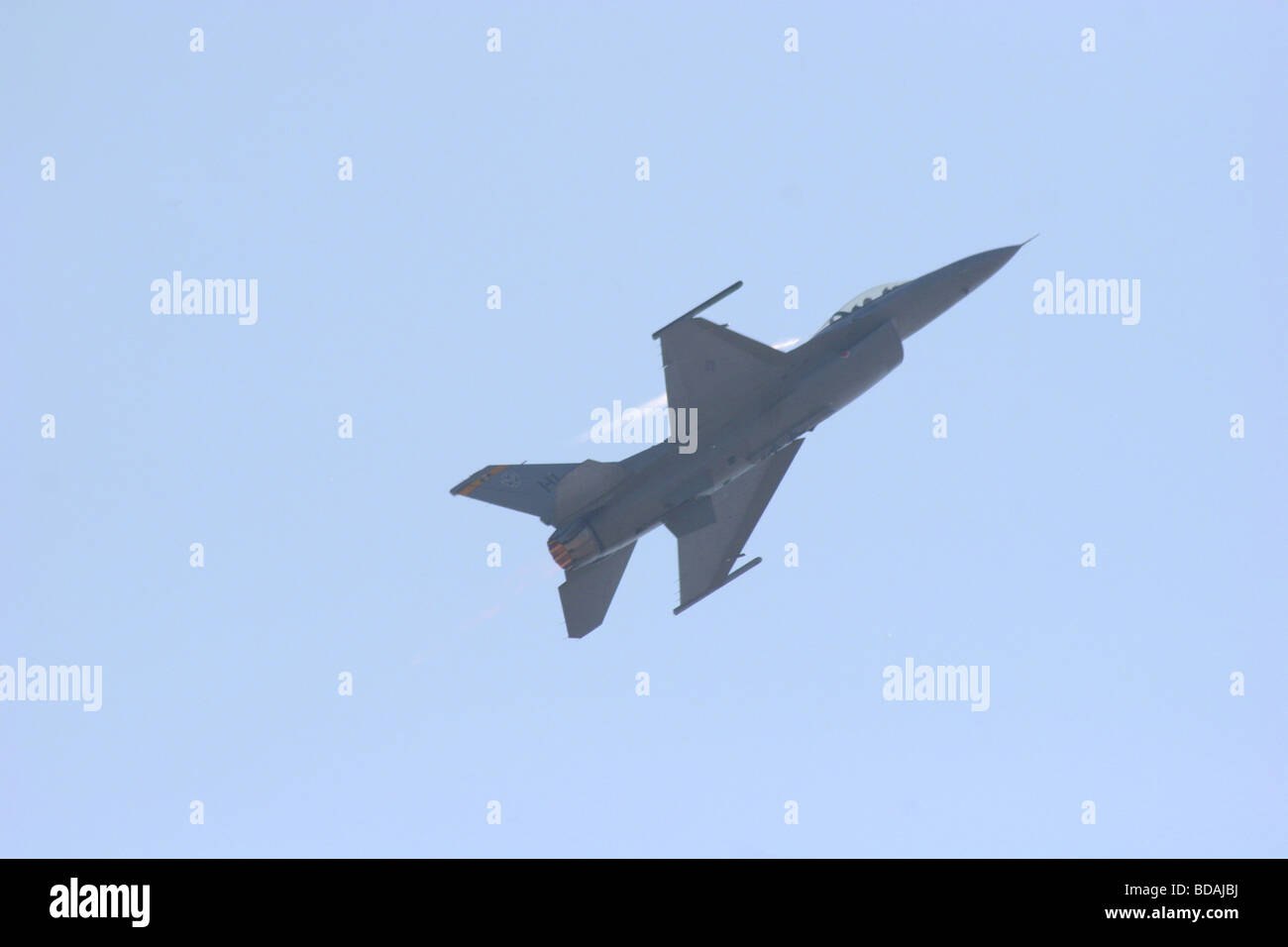 F-16 Fighting Falcon making a climb with afterburner on at Abbotsford International Air Show 2006 Stock Photo