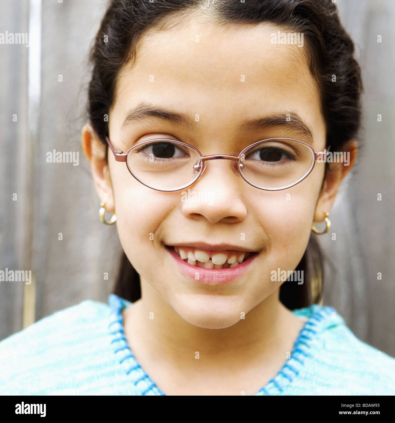 Portrait of a girl smiling Stock Photo - Alamy
