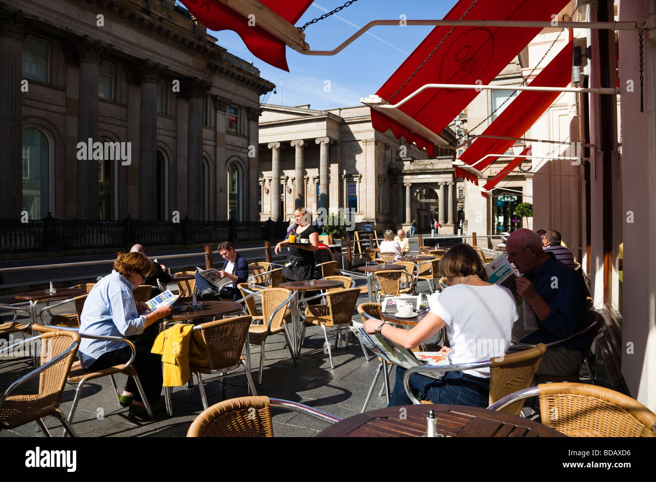Café in Royal Exchange Square, Merchant City District, Glasgow, Scotland, UK, Great Britain