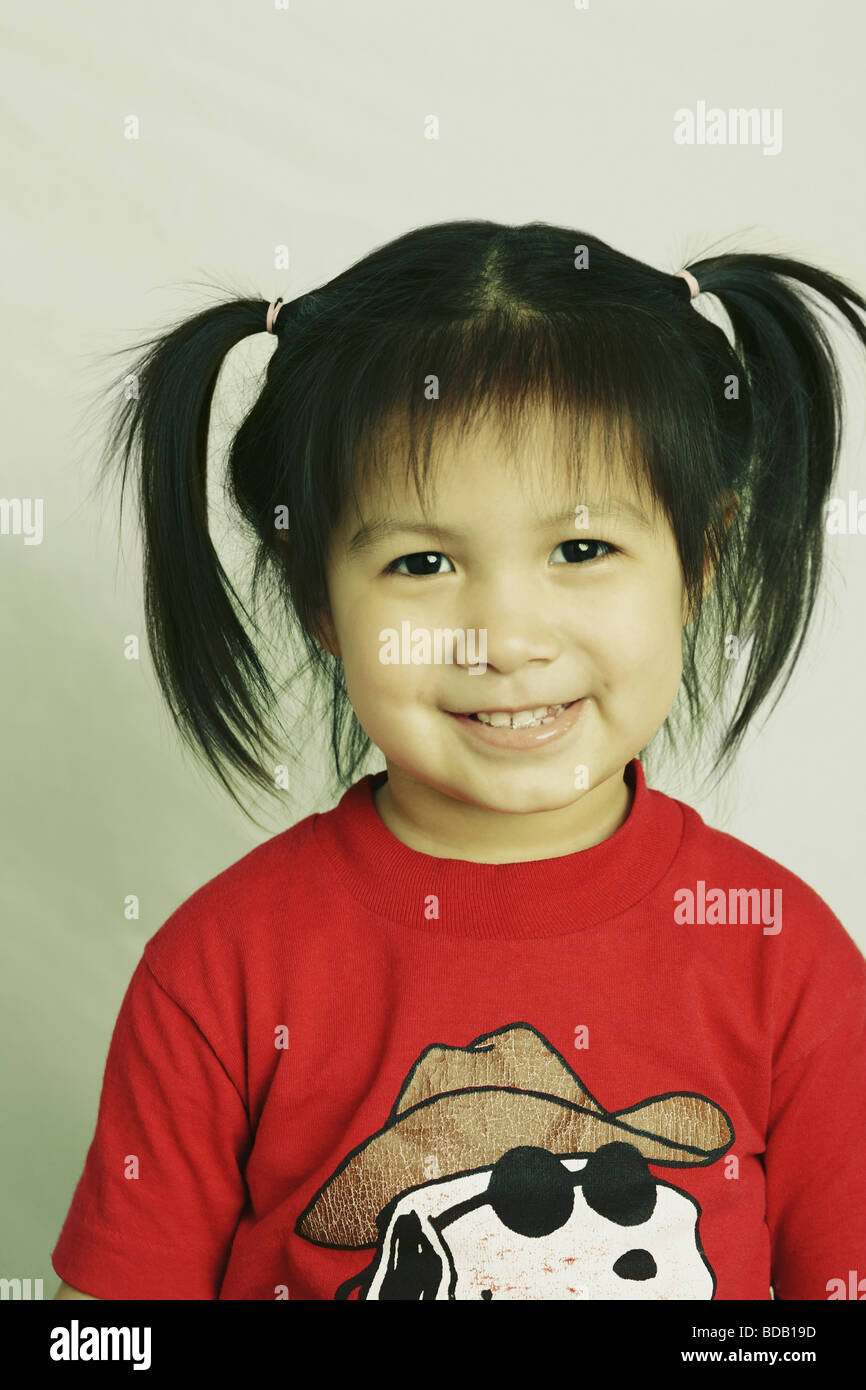 Portrait of a girl smiling Stock Photo - Alamy
