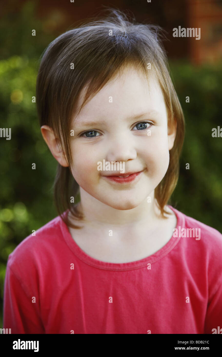 Portrait of a girl smiling Stock Photo - Alamy