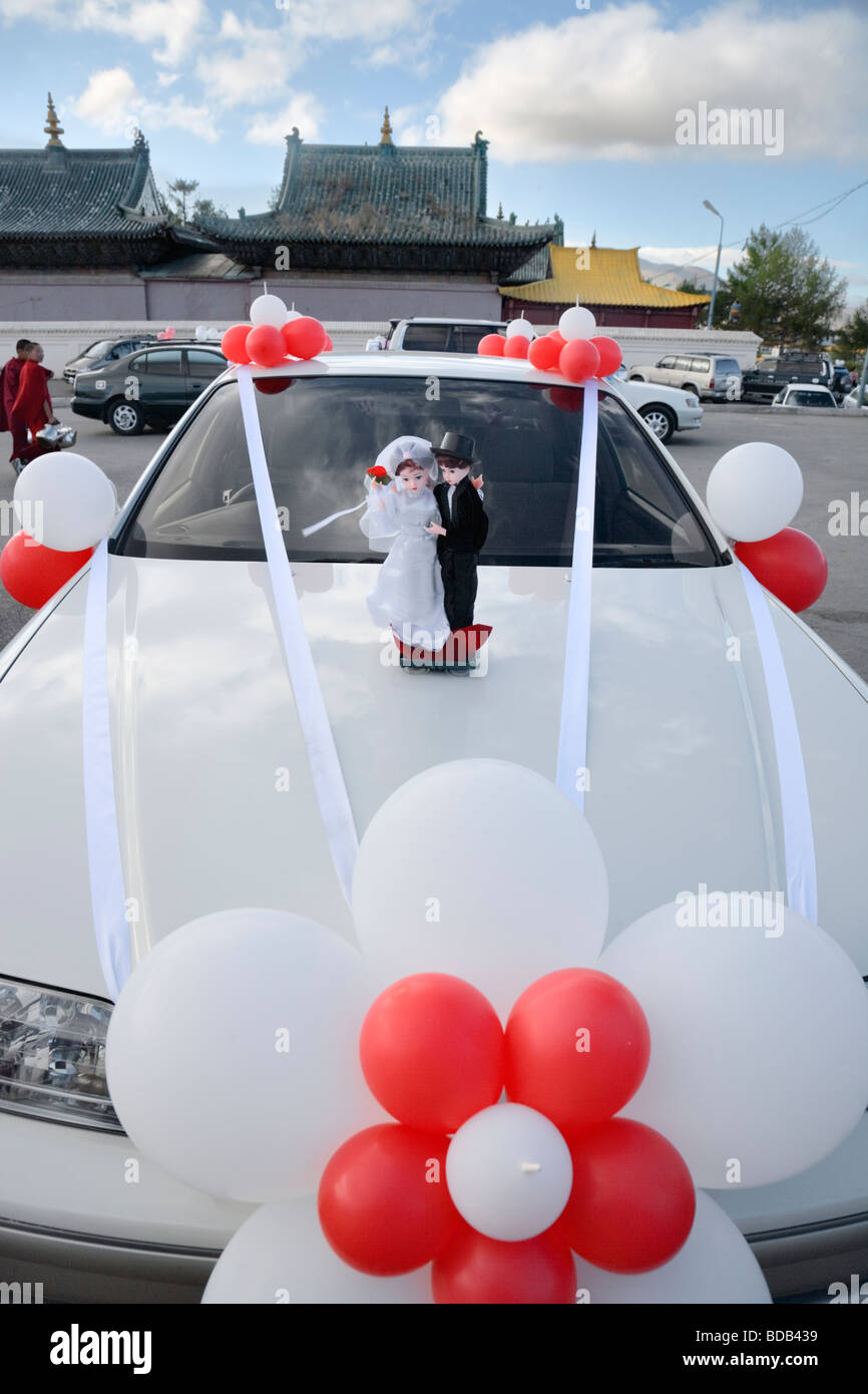 Wedding car balloons 60 photos - Astyledwedding.com