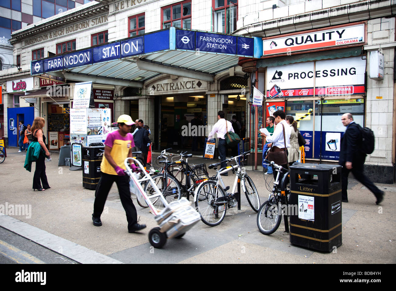 Street scene outside Farringdon Underground Station. London Stock Photo