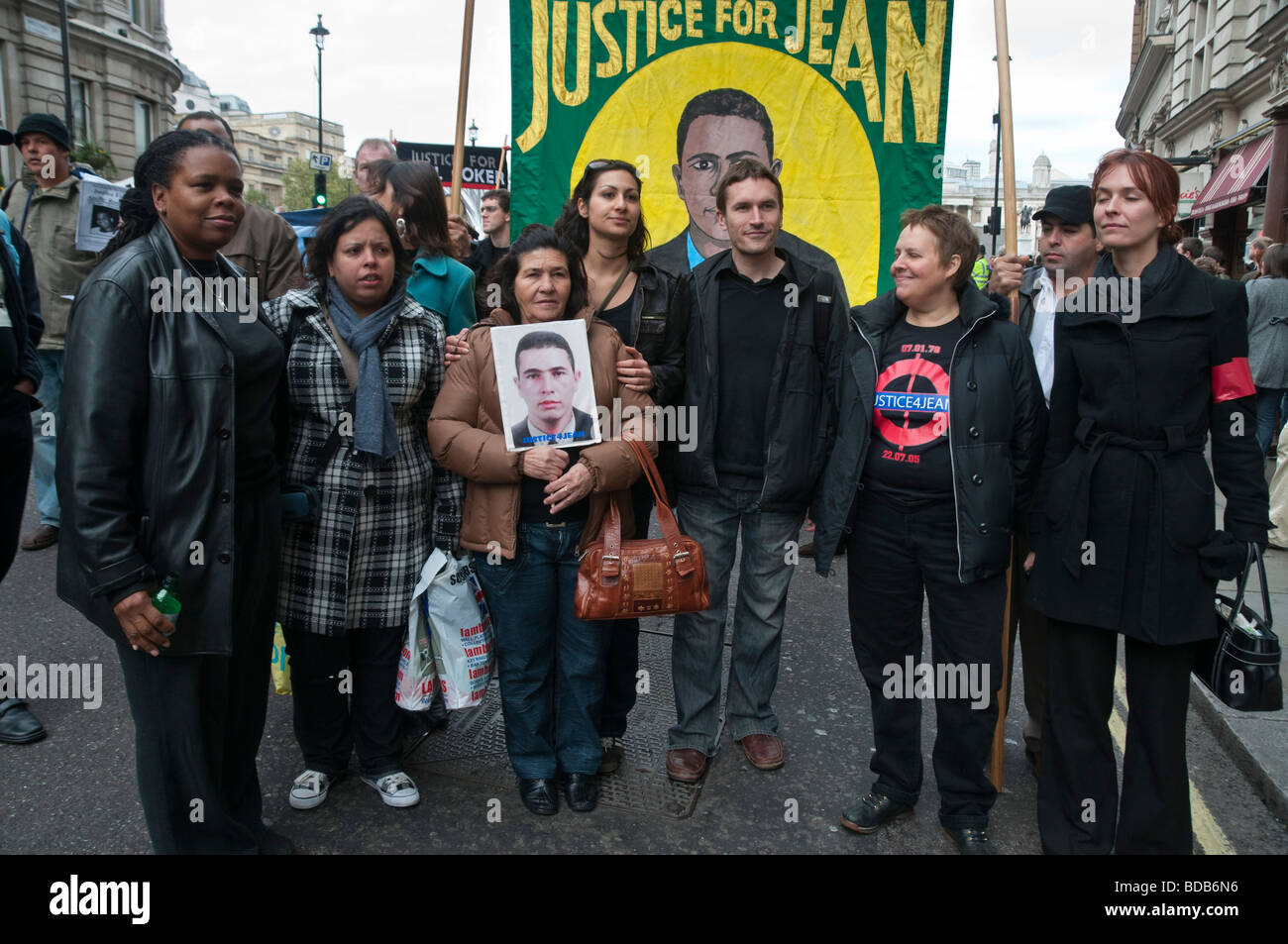 https://c8.alamy.com/comp/BDB6N6/united-friends-and-families-protest-custody-deaths-in-whitehall-march-BDB6N6.jpg