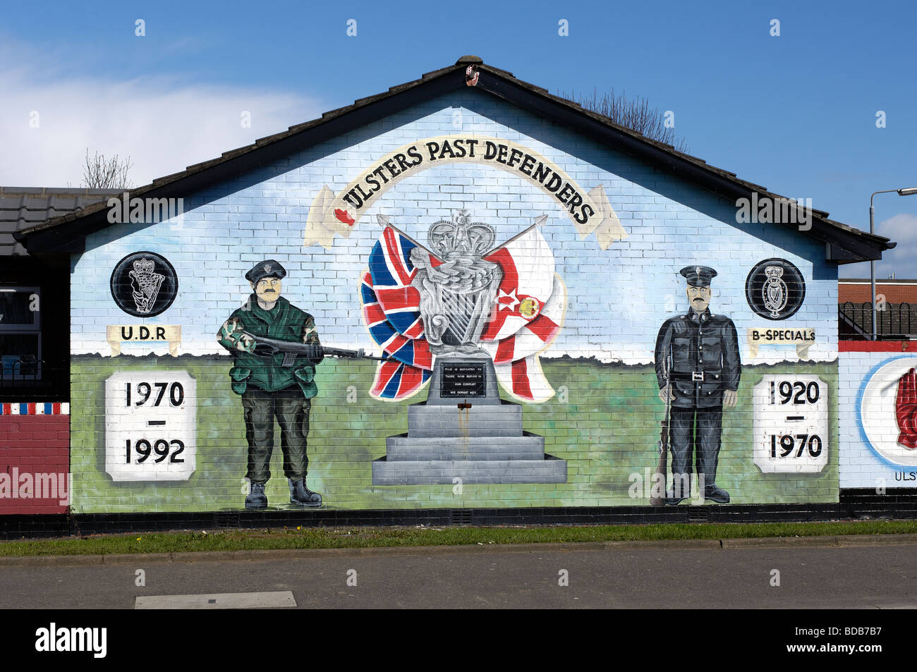 loyalist-murals-newtownards-road-east-belfast-belfast-northern-ireland-BDB7B7.jpg