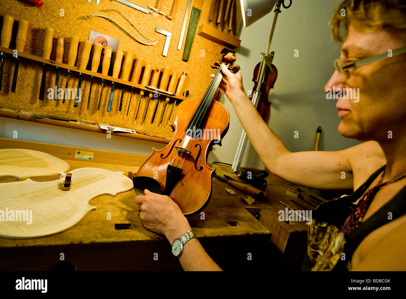 Cremona violin maker hires stock photography and images Alamy