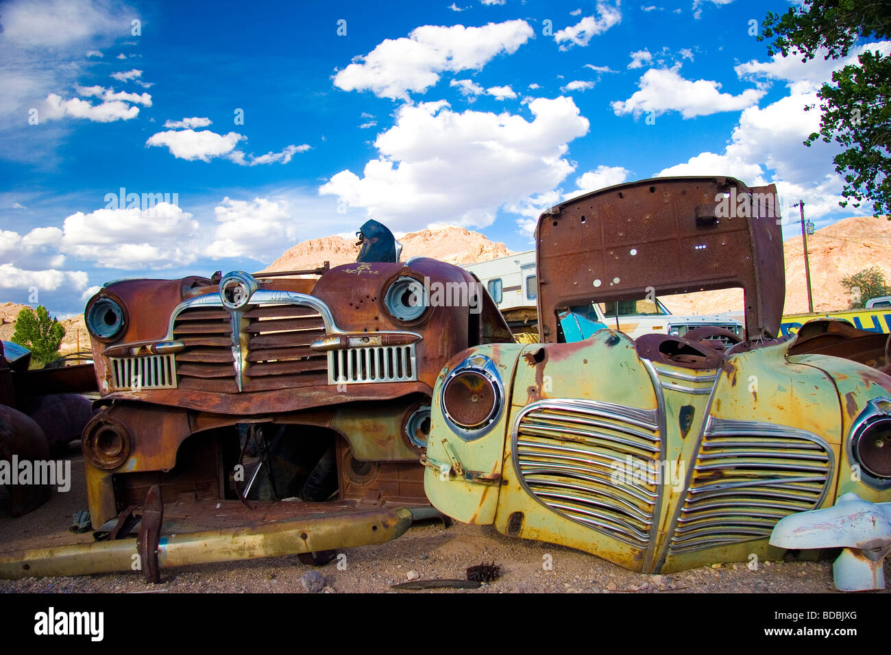 Abandoned cars hi-res stock photography and images - Alamy