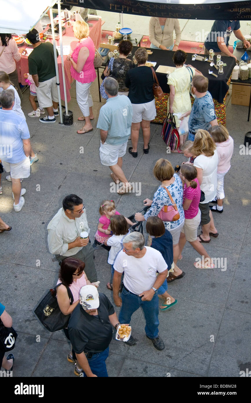 People browse the Saturday farmers market in Boise Idaho USA  Stock Photo