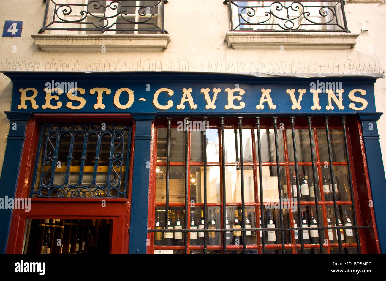 Cave a vins hi-res stock photography and images - Alamy