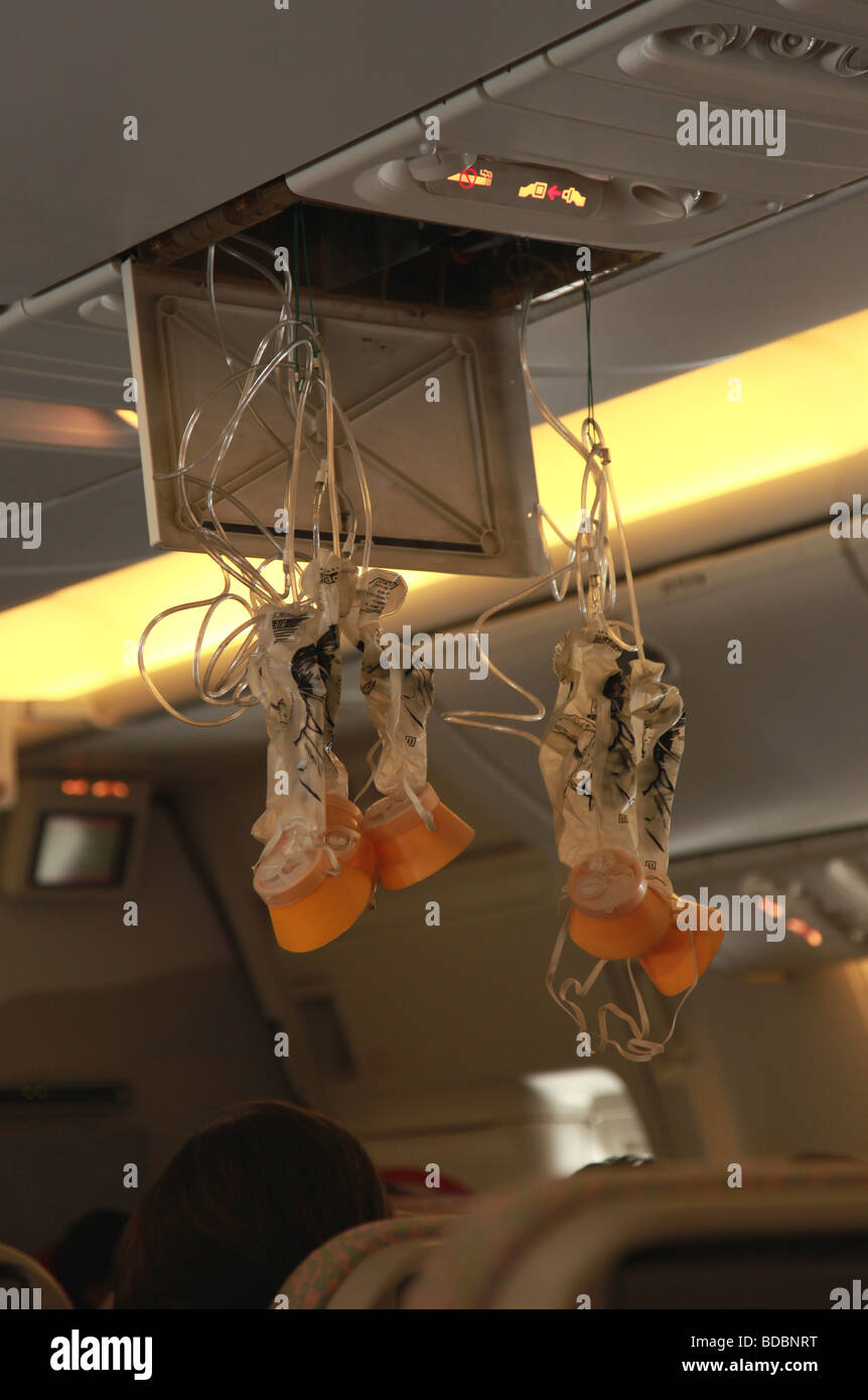 Oxygen masks hires stock photography and images Alamy