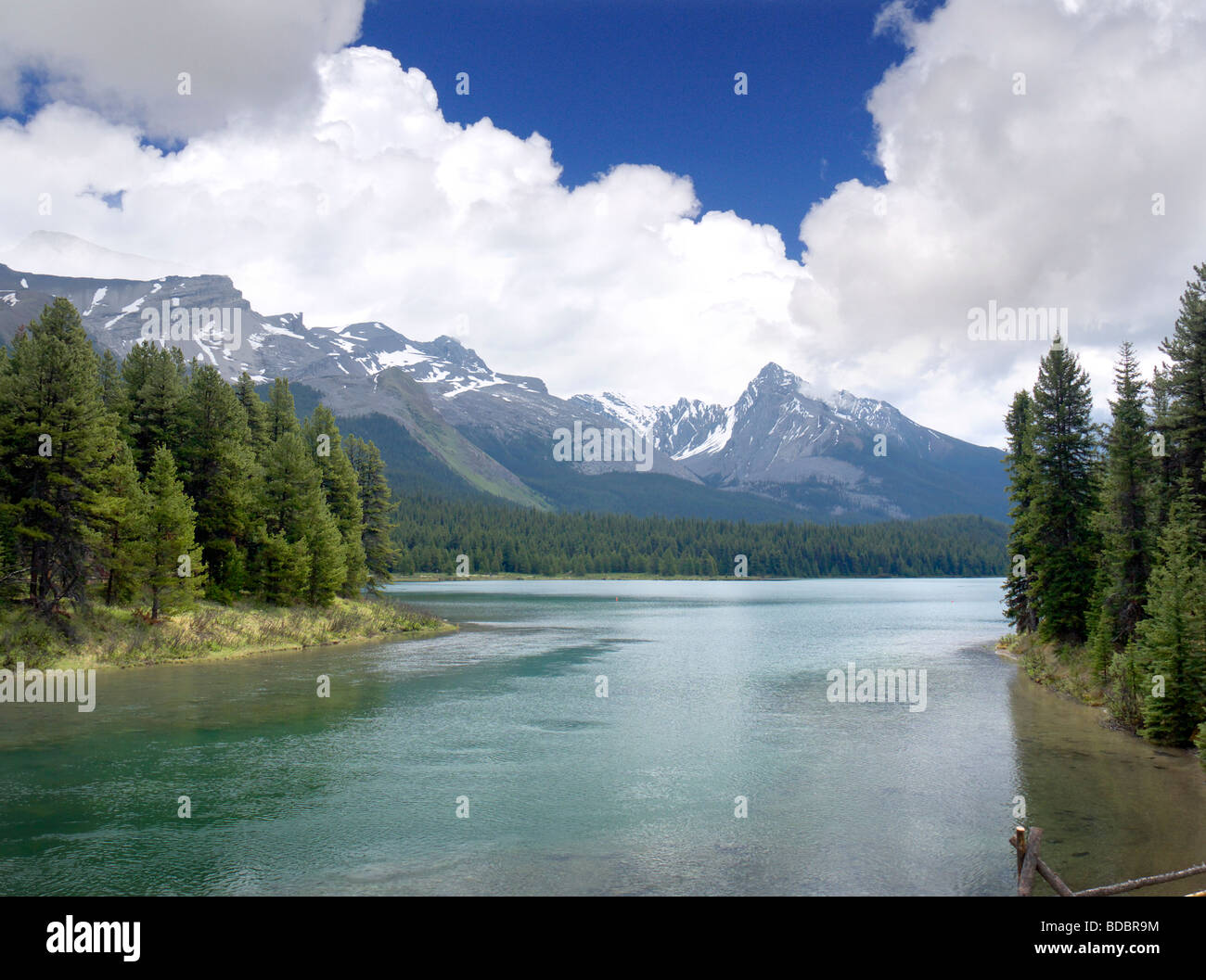 Start of the Malinge River emptying out of the Maligne Lake and Spirit Island near Jasper in Alberta Stock Photo