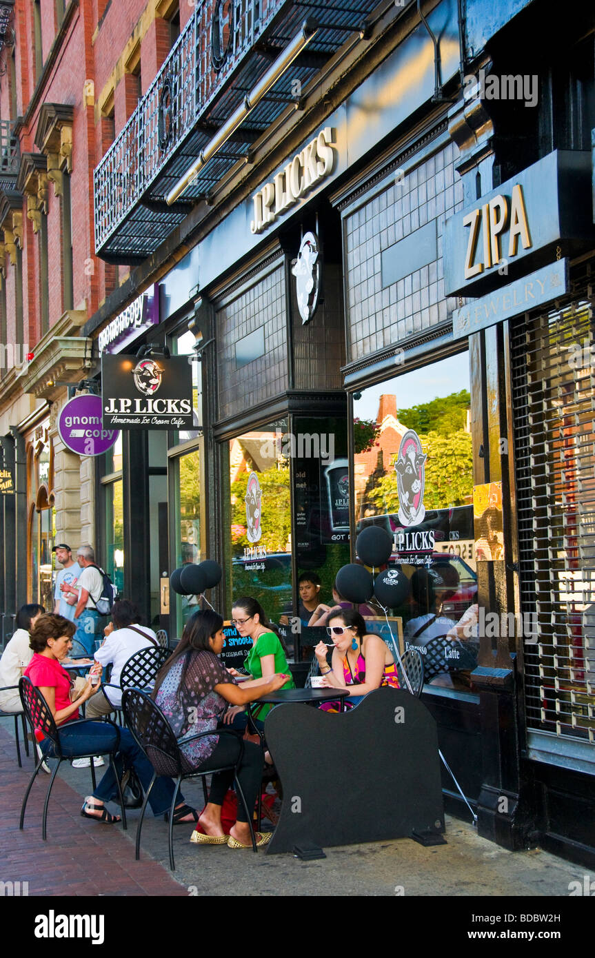 Cafes on Massachusetts avenue Harvard Boston Stock Photo