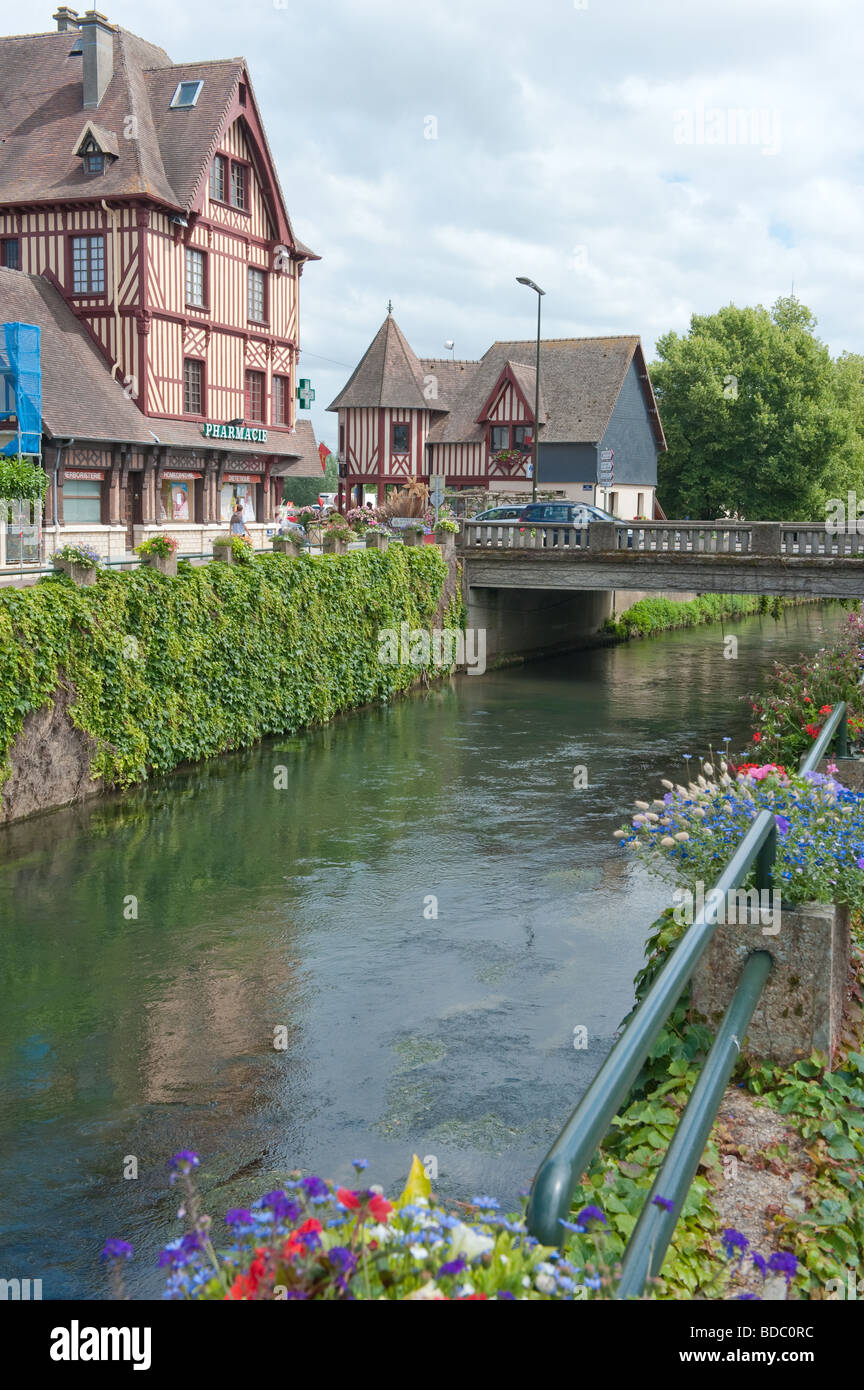 Pont l’eveque france hi-res stock photography and images - Alamy