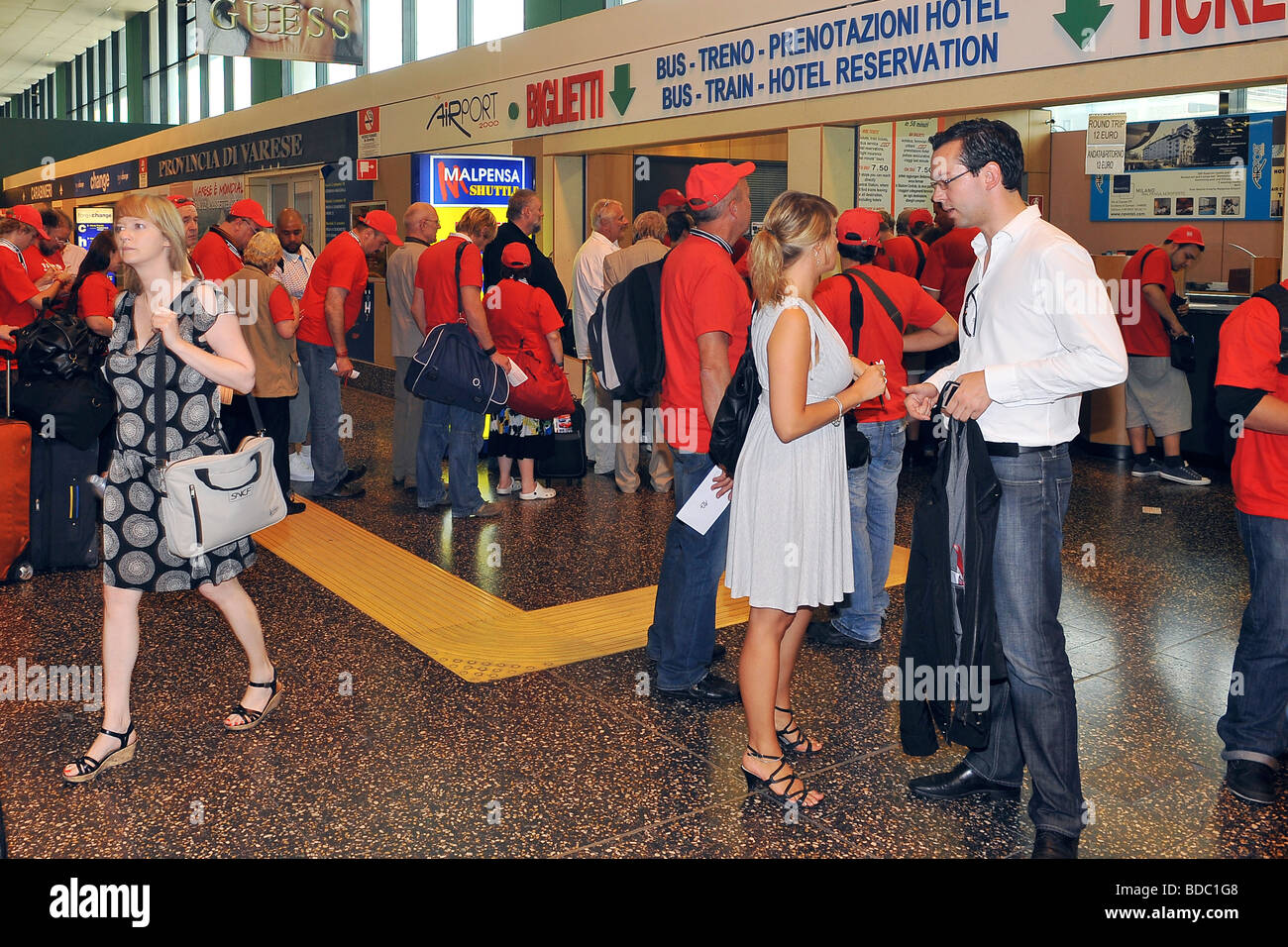 Passengers Malpensa airport Milan Italy Stock Photo - Alamy