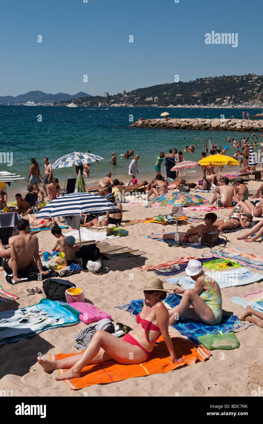public-beach-juan-les-pins-hi-res-stock-photography-and-images-alamy