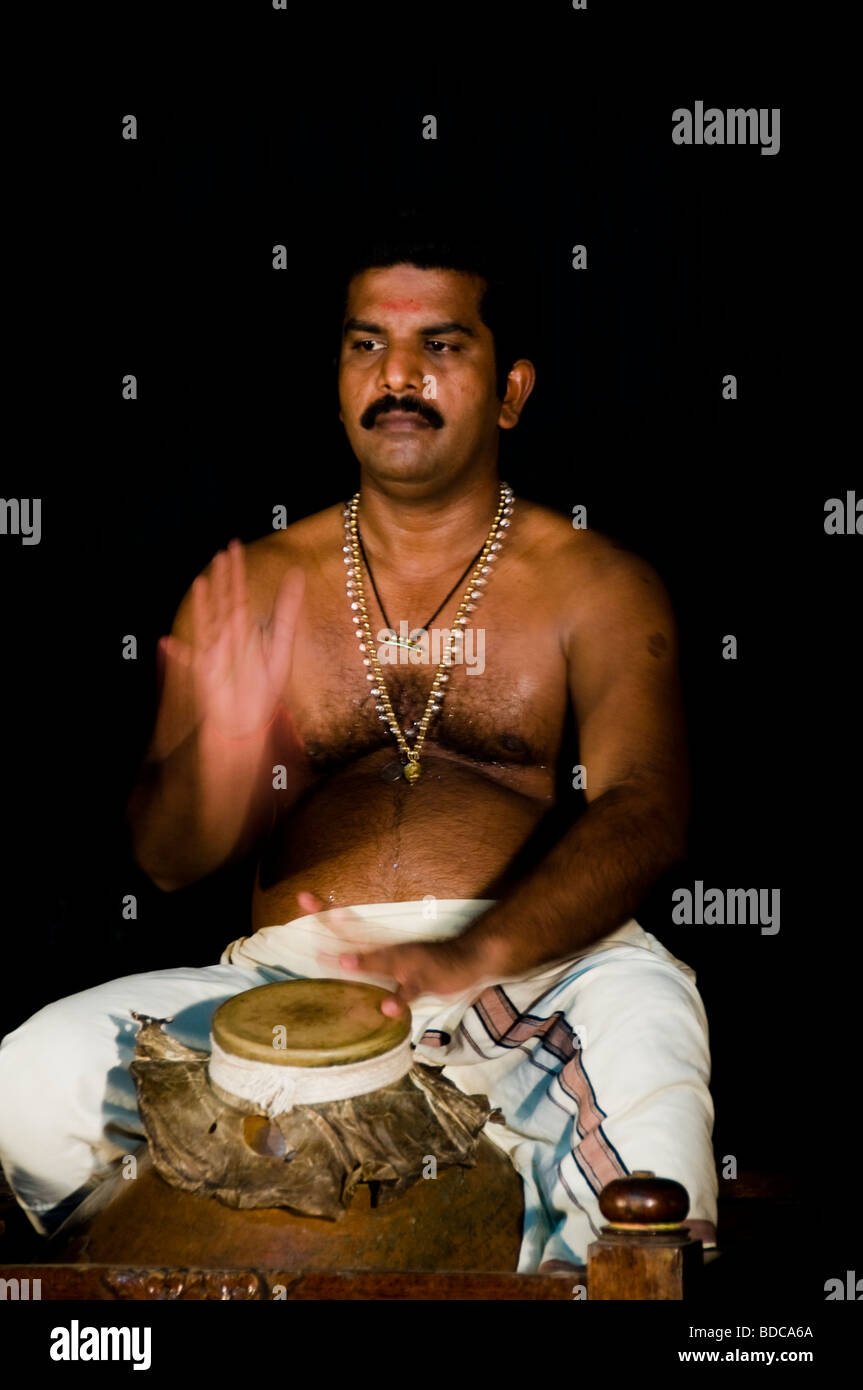 Musical instruments of kerala hires stock photography and images Alamy