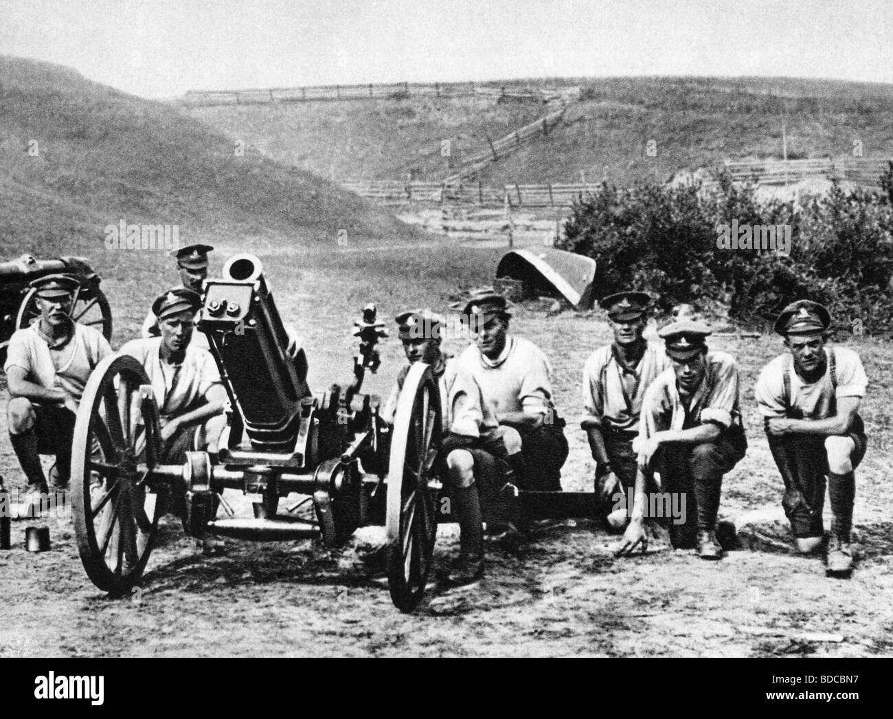 geography / travel, Russia, Civil War 1917 - 1920, intervention of the Entente powers, British gunners, 1918, military, field gun, artillery, Great Britain, soldiers, historic, historical, 20th century, 1910s, people, Stock Photo