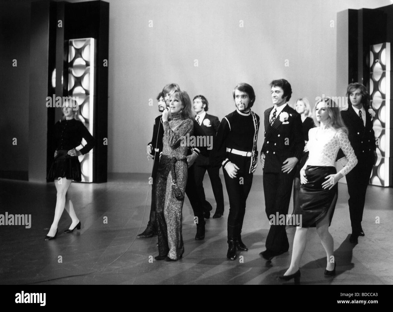 Knef, Hildegard, 28.12.1925 - 1.2.2002, German actress, full  length, with William Milié Ballett, during music act in telecast 'Hildegard Knef ', 19.4.1973, Stock Photo