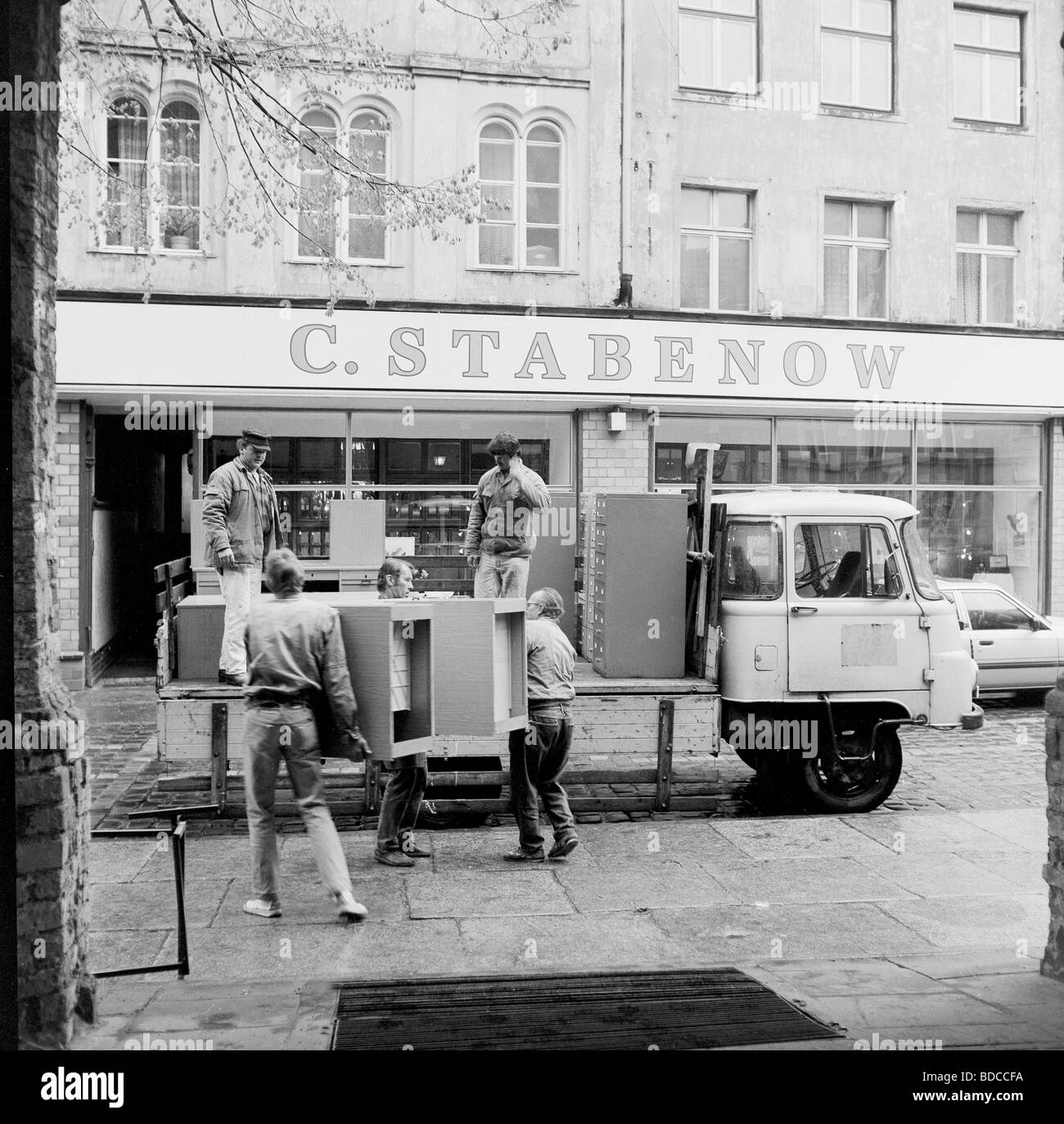 geography / travel, Germany, GDR, loading of lorry with filing cabinets, Stralsund, July 1990, Stock Photo