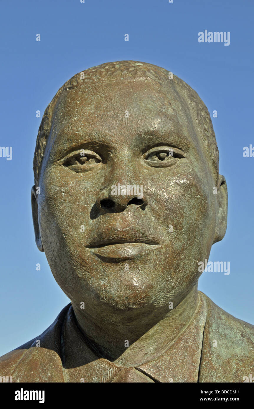 Luthuli, Albert John, 1898 - 21.7.1967, South African politician (ANC), president of the African National Congress 1952 - 1960, portrait, monument, Waterfront, Cape Town, South Africa, Stock Photo