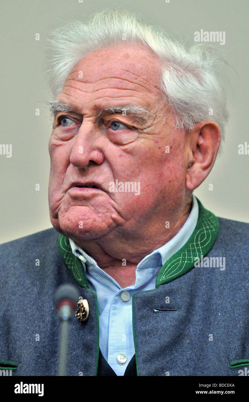 Scheungraber, Josef, * 1918, German leutenant, portrait, during his